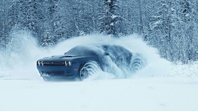 Dodge официально представил полноприводную версию Challenger