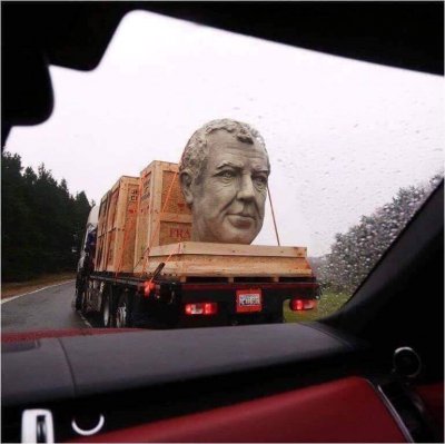 В интернете появилось фото огромной головы Джереми Кларксона