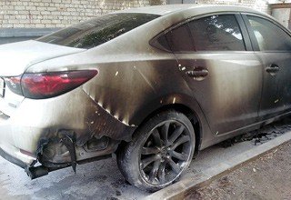 В г. Шахты спалили Mazda 6, стоявшую на улице
