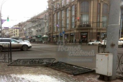 Ростовчане пожаловались на неотремонтированное ограждение на Буденновском