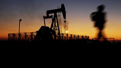 Стоимость нефти слабо растет на ожидаемых данных минэнерго США