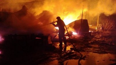 При пожаре в доме на востоке Москвы погиб человек