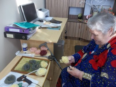 В социально-реабилитационном отделении №3 п. Шолоховского осваивают новый вид рукоделия - скрапбукинг