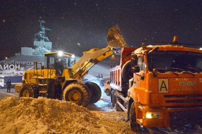 Ночью в Ростове работали 140 снегоуборочных машин