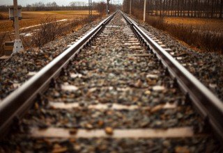 Поезд задавил 35-летнего мужчину в Ростовской области