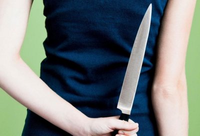 44-летний любовник получил удар ножом от своей дамы