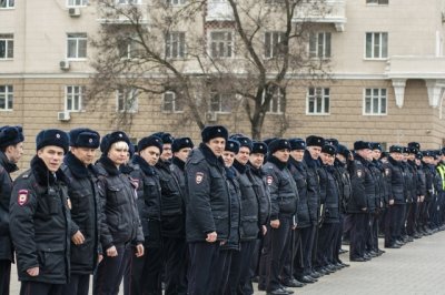 На Театральной площади в Ростове прошел совместный инструктаж полицейских и дружинников