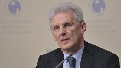 АП не готовит проект о назначении главы РАН президентом, сообщил Фурсенк
