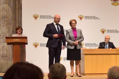 Директор ростовского онкоинститута получил медаль «За заслуги перед отечественным здравоохранением»