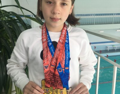 Пять медалей завоевала юная спортсменка на первенстве Ростовской области по плаванию