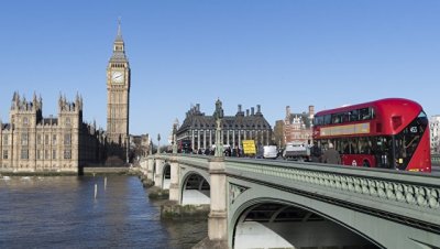 Микроавтобус, который террористы использовали для совершения теракта в Лондоне, был арендован незадолго до происшествия, подтвердил глава антитеррористического подразделения Скотланд-Ярда Марк Роули.