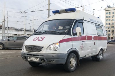 В центре Ростова с четвертого этажа выпала женщина
