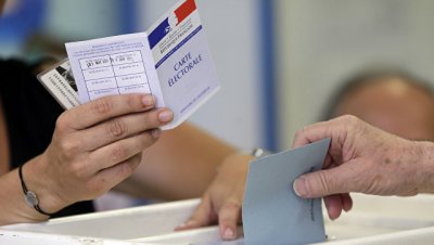 Адвокат Ле Пен переизбрался в парламент Франции