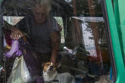 Бабушка-миллионер целый год живёт в старом фургончике в центре Ростова