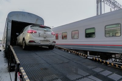 Поезд «Ростов–Москва оснастили вагоном для перевозки автомобилей и мотоциклов