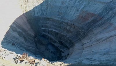 Более 130 горняков вывели на поверхность рудника "Мир" в Якутии