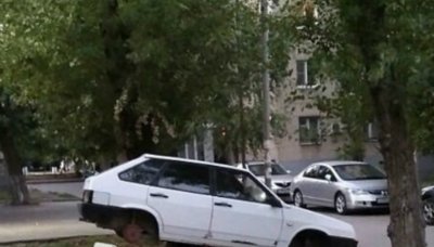 В Ростове оставили без колес «девятку»