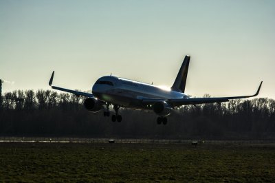 В аэропорту Ростова экстренно сел самолет из-за проблем с шасси