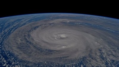В Японии два человека погибли из-за мощного тайфуна "Нору"