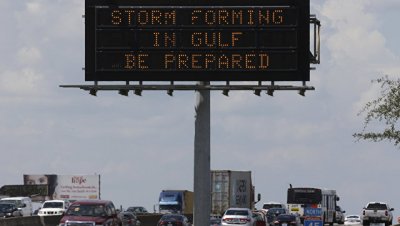 Губернатор Техаса попросил у Трампа помощи в связи с ураганом "Харви"