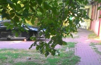 В Ростове на Малюгиной злоумышленники сняли колеса с Toyota