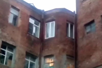 В центре Ростова многоквартирный дом пошел трещинами