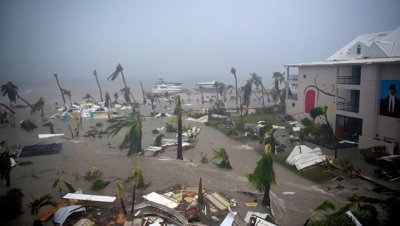 Макрон намерен посетить пострадавший от урагана Сен-Мартен