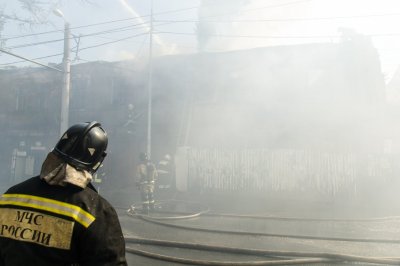 В Новочеркасске горят три дома