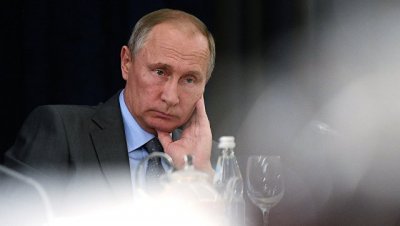 Попытки вмешаться в дела других стран приносят хаос, заявил Путин