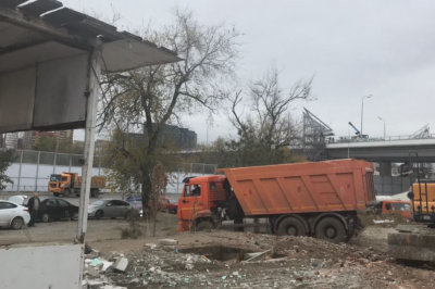 В Ростове сносят незаконно построенное кафе под Ворошиловским мостом