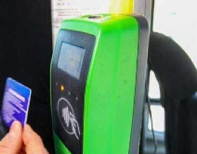 В ростовских автобусах и трамваях появились зеленые валидаторы с экранами