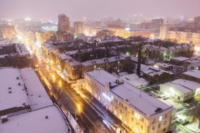 Километровые пробки и аварии: снегопад в Ростове сильно усложнил жизнь автомобилистам