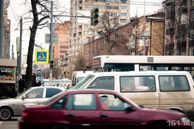 В центре Ростова парализовано движение из-за неработающих светофоров