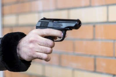 В центре Ростова неизвестный двумя выстрелами убил мужчину