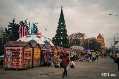 Фонтаны, пушки с конфетти и парад Снегурочек: в Ростове откроют главную городскую елку