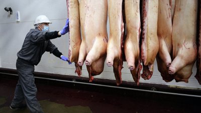 Евросоюз выставил России счет за "незаконное" эмбарго на ввоз свинины