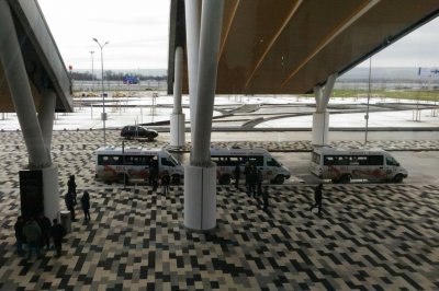 «Транспорт до Платова — ваша халатность»: ростовчане вновь раскритиковали новый аэропорт