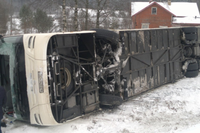 На трассе М-4 «Дон» перевернулся автобус с пассажирами: есть пострадавшие