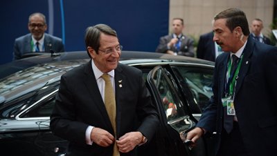 Анастасиадис лидирует на выборах президента Кипра