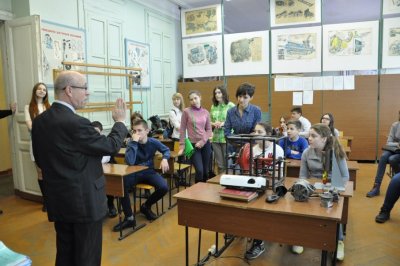 Уволенного после жалобы Медведеву педагога восстановили на работе в таганрогском техникуме