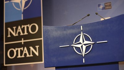 НАТО будет работать над разрешением противоречий с Россией в Арктике