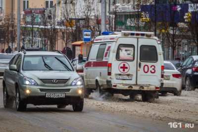 Не уступил дорогу: в Ростове водитель «Лифана» протаранил машину скорой помощи с «тяжелым» пациентом