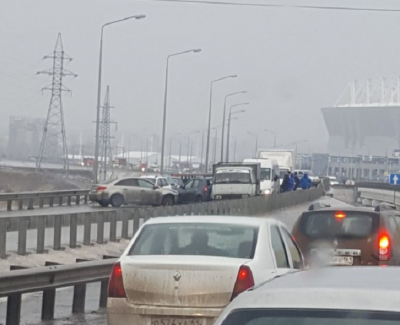 Из-за скользких дорог в Ростове произошли десятки ДТП