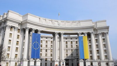 "Чертей набирают": журналист раскритиковал украинских дипломатов