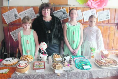 В Белокалитвинском районе прошла ярмарка детских кондитерских изделий и поделок