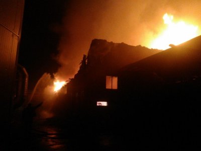 В Таганроге сгорела постройка рядом с гостиницей «Вишневый сад»