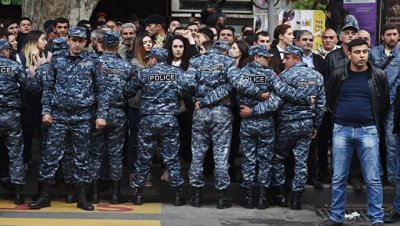 Протесты в Армении разрастаются, власти призывают к диалогу