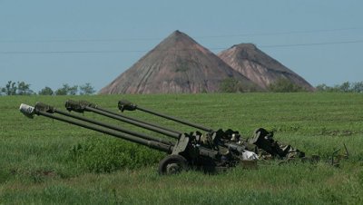 Силовики готовят артиллерию для обстрела жилых кварталов, заявили в ДНР