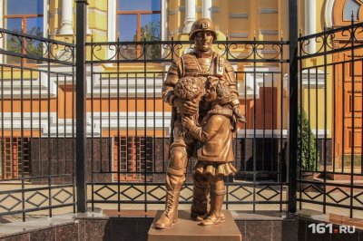В Ростове-на-Дону военные поставили памятник «вежливым людям»