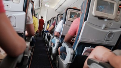 Пассажира рейса ОАЭ — Москва задержали за пьяный дебош на борту
